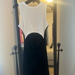 Pretty garden front cutout dress